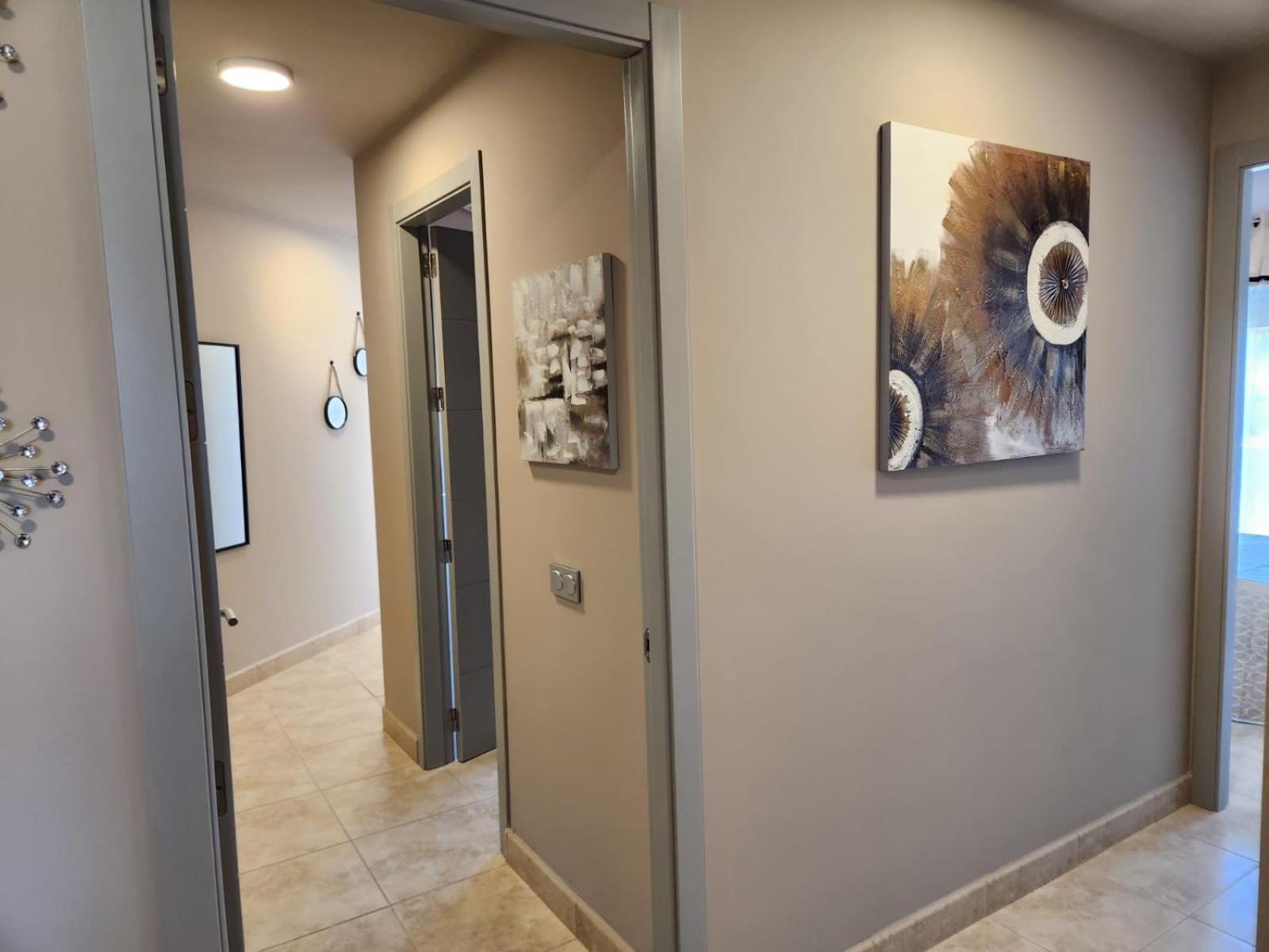 Atico Esquinero Con Preciosas Vistas Al Valle Del Golf Con Piscina Comunitaria! Apartamento