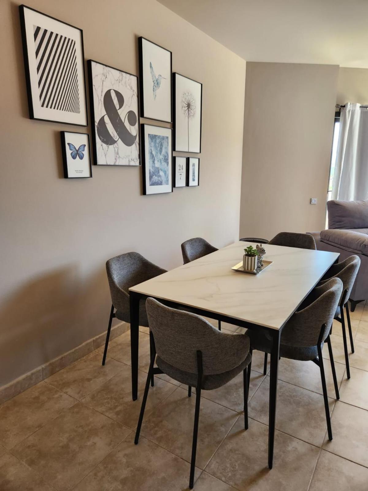 Apartamento Atico Esquinero Con Preciosas Vistas Al Valle Del Golf Con Piscina Comunitaria!