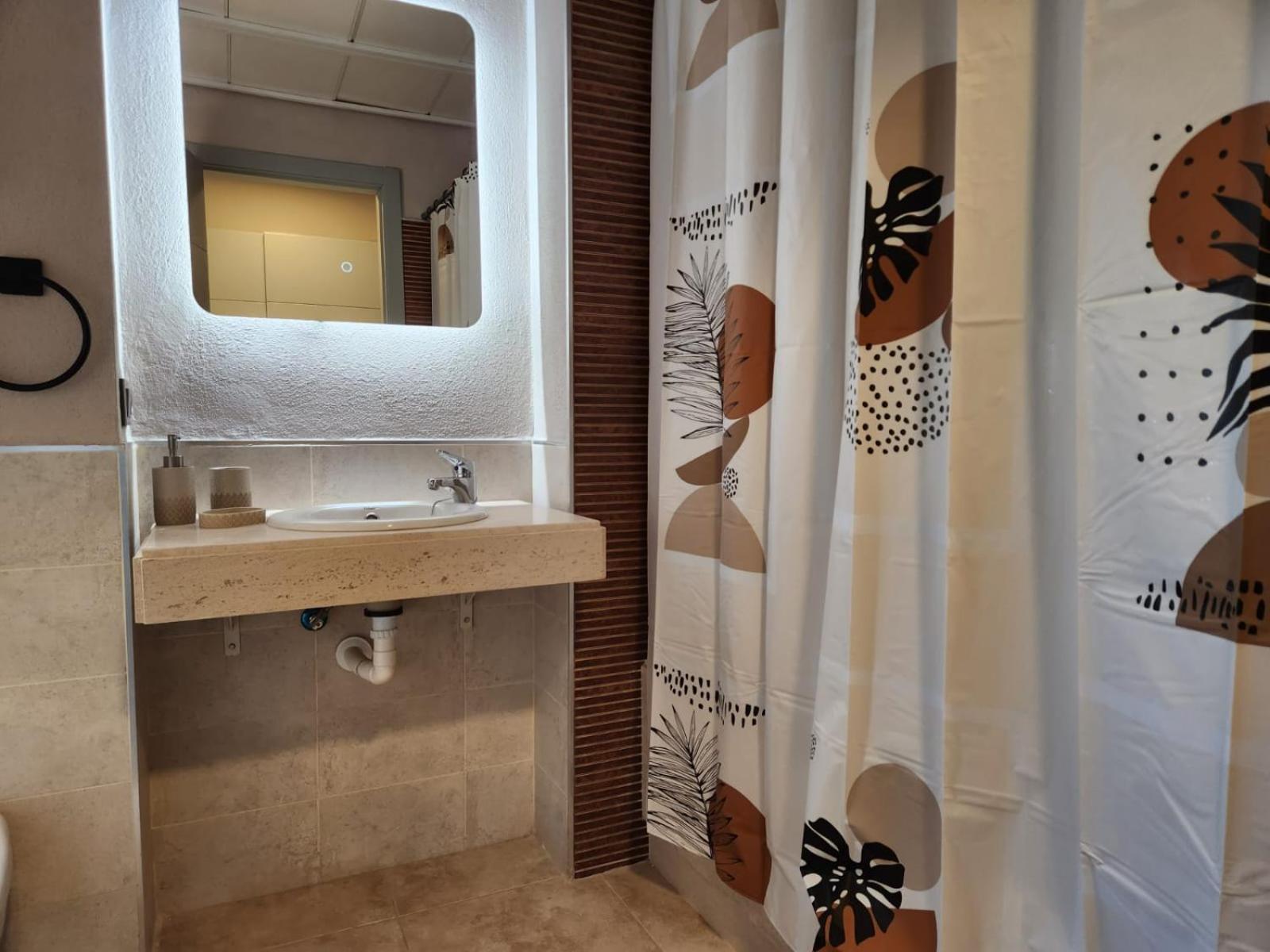 Atico Esquinero Con Preciosas Vistas Al Valle Del Golf Con Piscina Comunitaria! Apartamento *