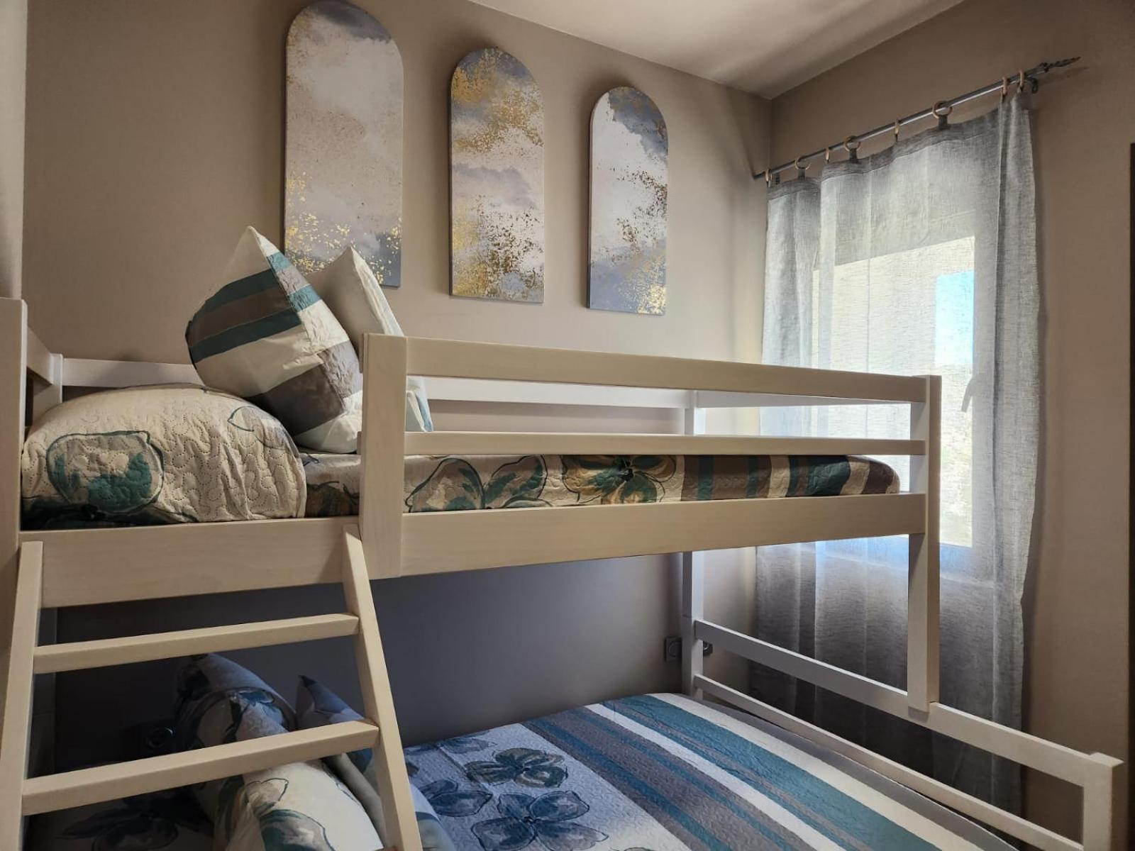 Apartamento Atico Esquinero Con Preciosas Vistas Al Valle Del Golf Con Piscina Comunitaria!
