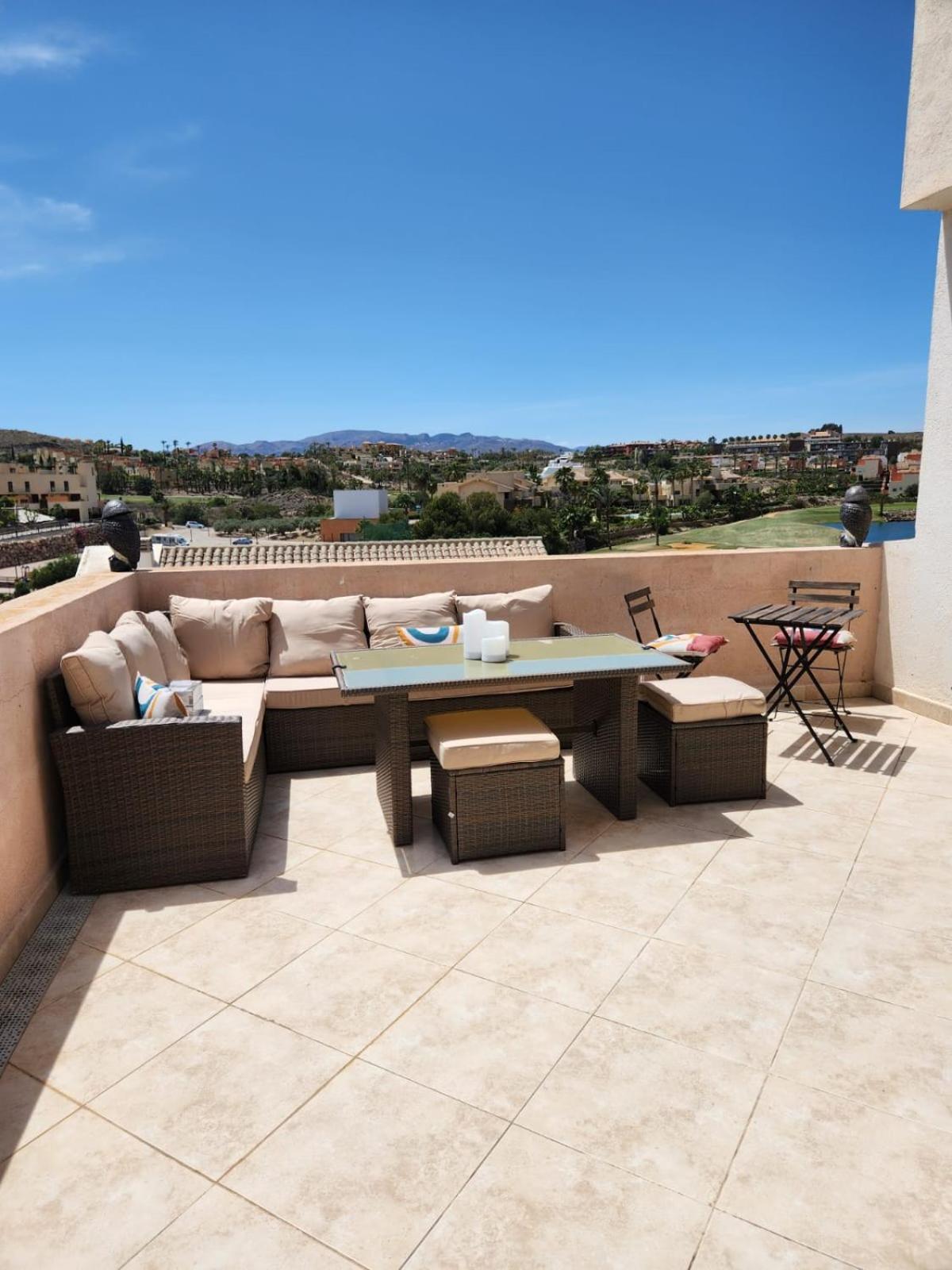 Atico Esquinero Con Preciosas Vistas Al Valle Del Golf Con Piscina Comunitaria! Apartamento Vera