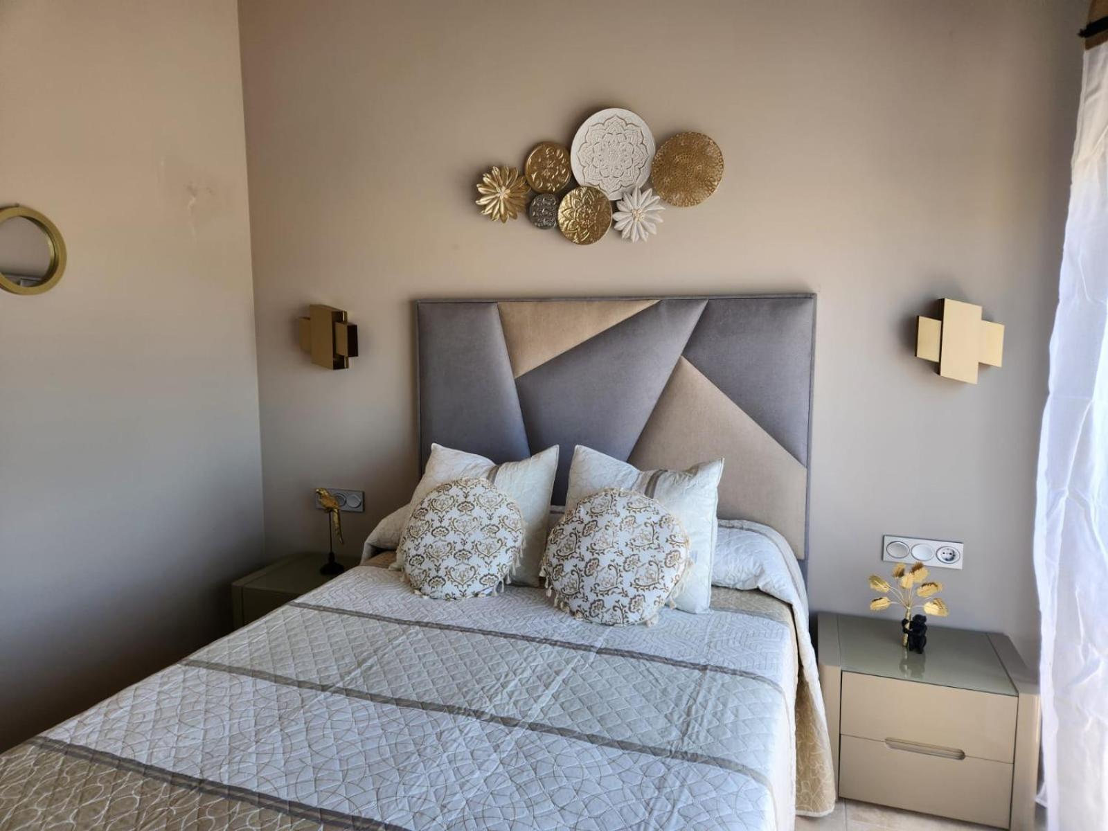 Apartamento Atico Esquinero Con Preciosas Vistas Al Valle Del Golf Con Piscina Comunitaria!