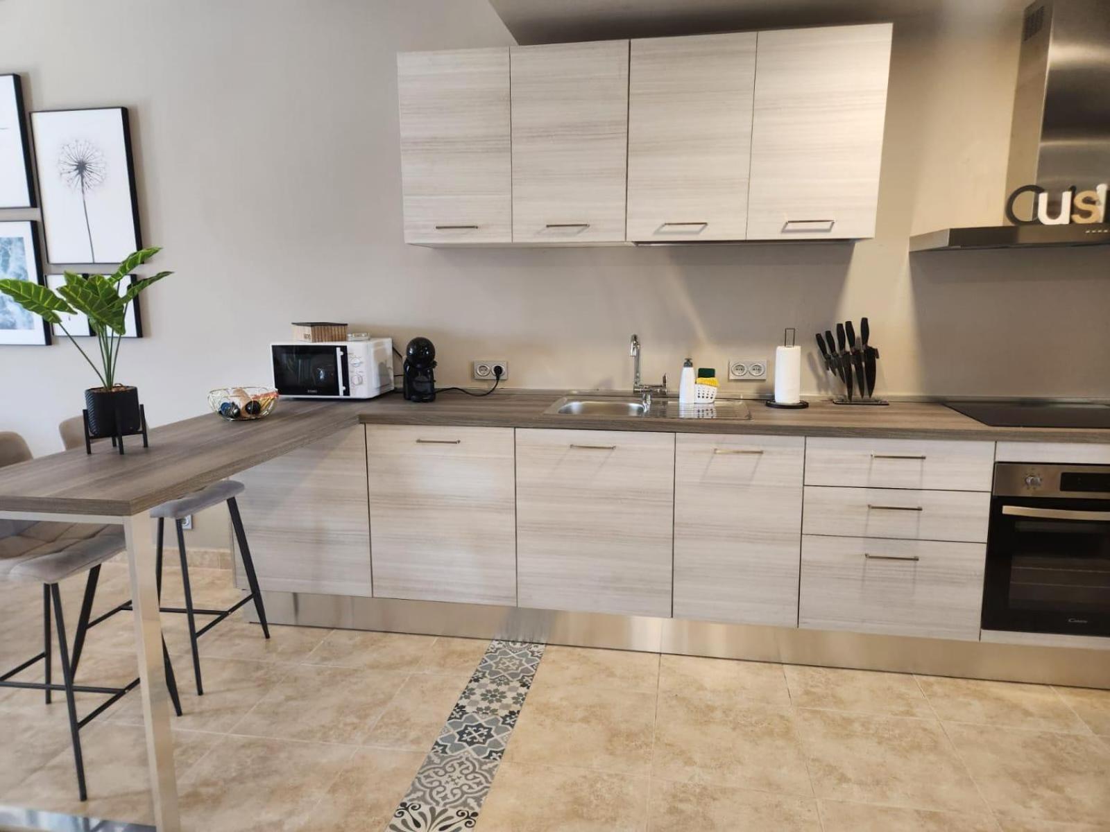 Apartamento Atico Esquinero Con Preciosas Vistas Al Valle Del Golf Con Piscina Comunitaria! *