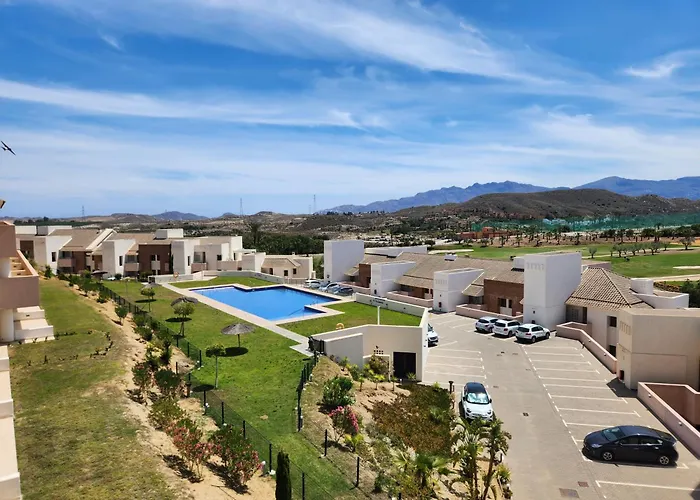 Atico Esquinero Con Preciosas Vistas Al Valle Del Este Golf Con Piscina Comunitaria!