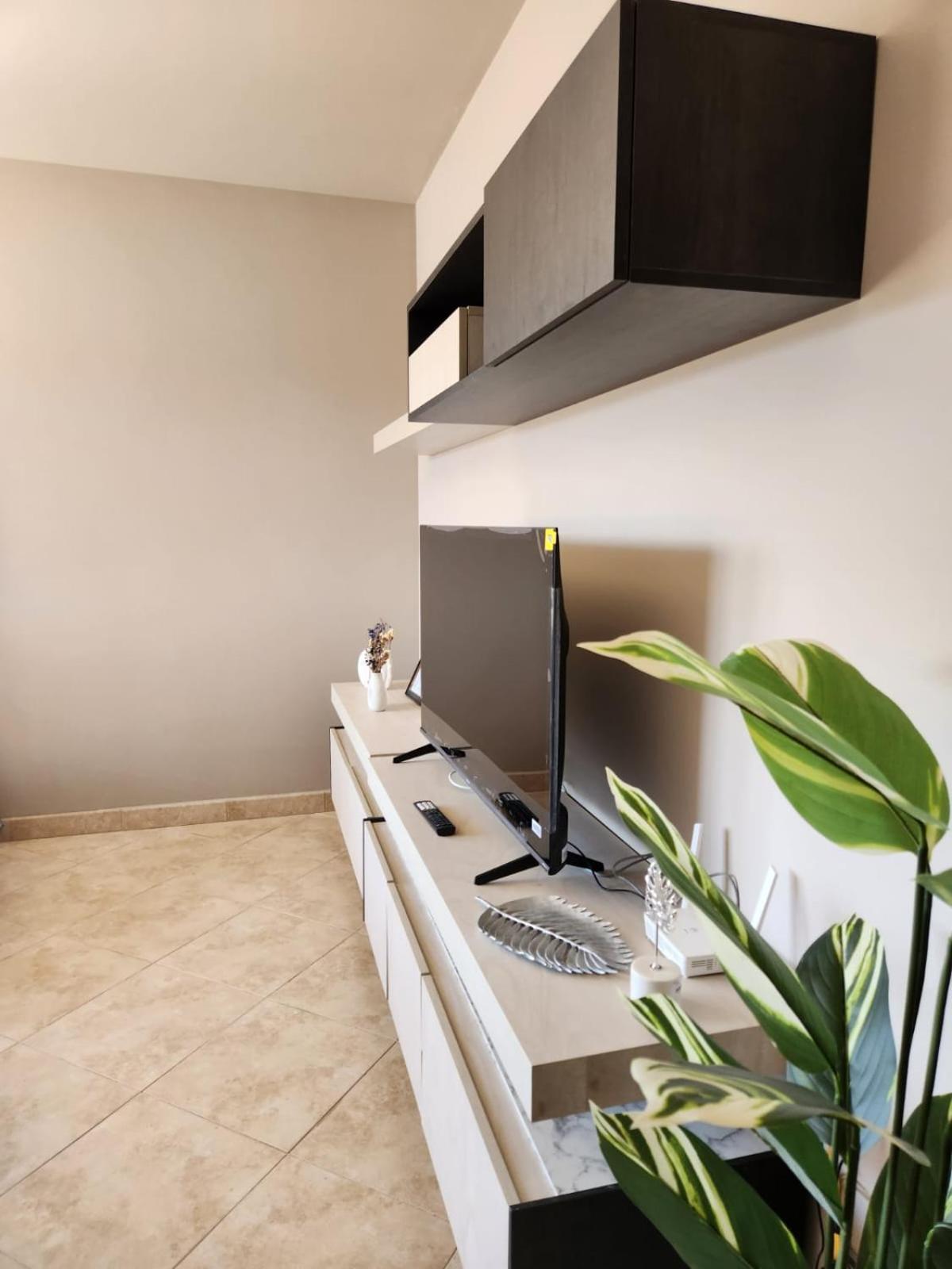 Apartment Atico Esquinero Con Preciosas Vistas Al Valle Del Golf Con Piscina Comunitaria! *